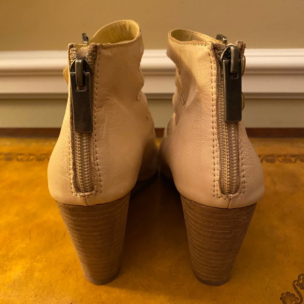 Dolce Vita Strappy Wedge Sandals NEW - Picture 3 of 5